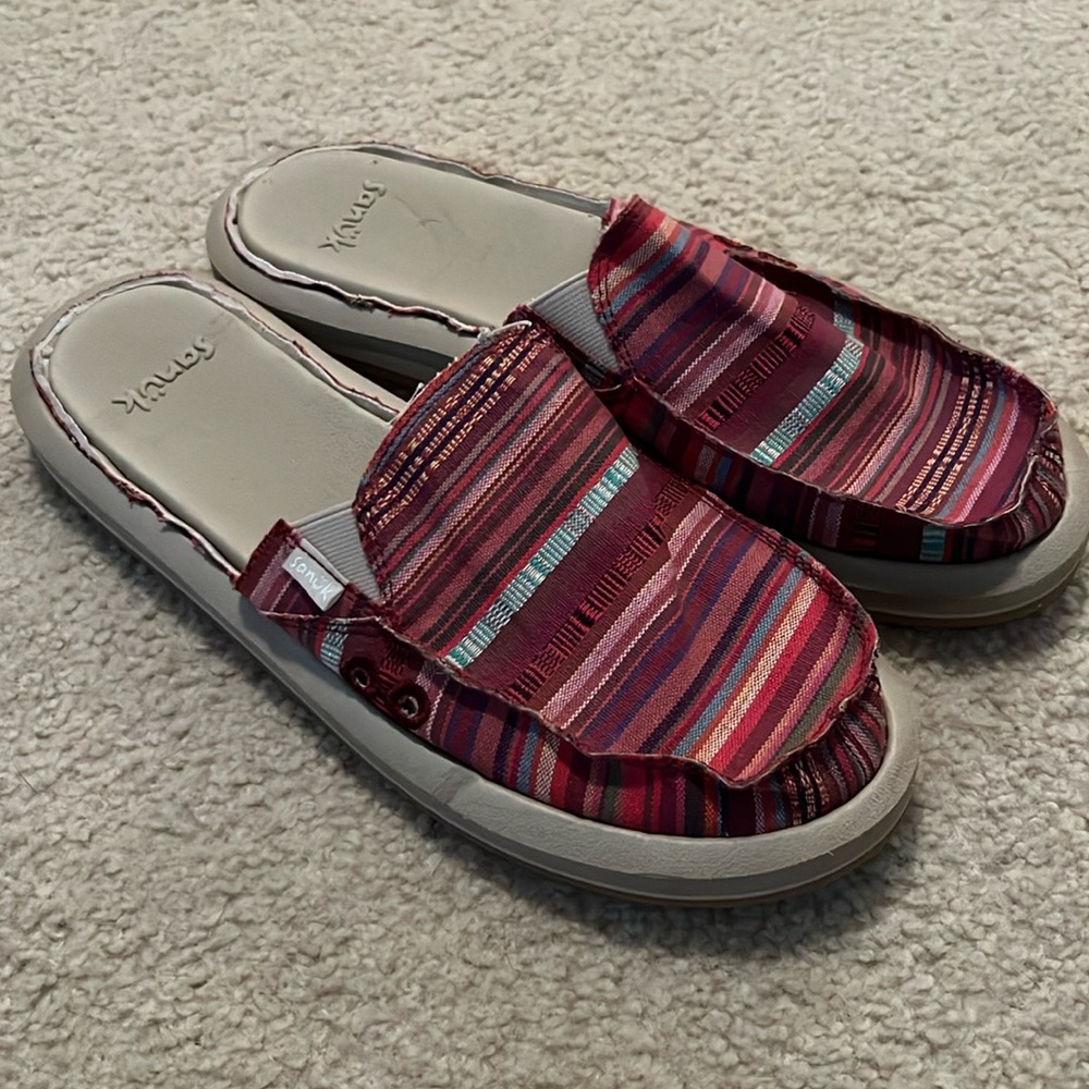Sanuk Slides